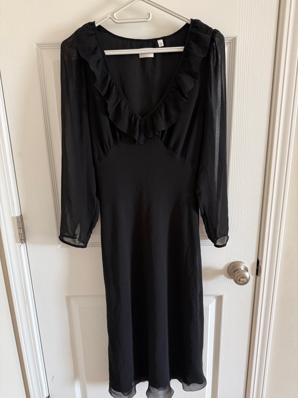 Wilfred Black Ruffle V-Neck Long Sleeve Midi Dress